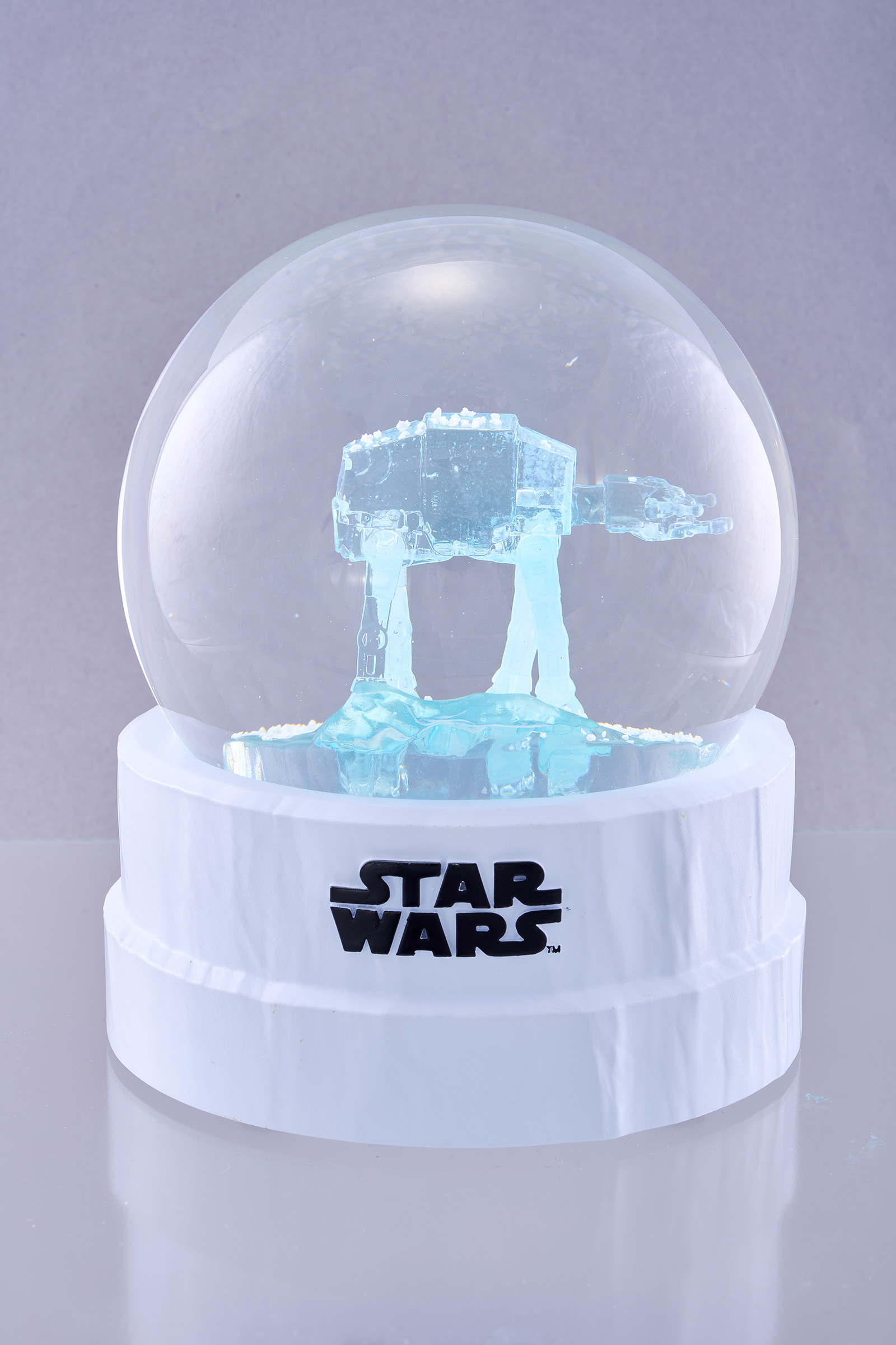 【新品未開封】スターウォーズ／ギミック付スノードーム AT-AT（彩色Ver.） 楽天市場】STARWARS ギミック付スノードーム | スター・ウォーズ